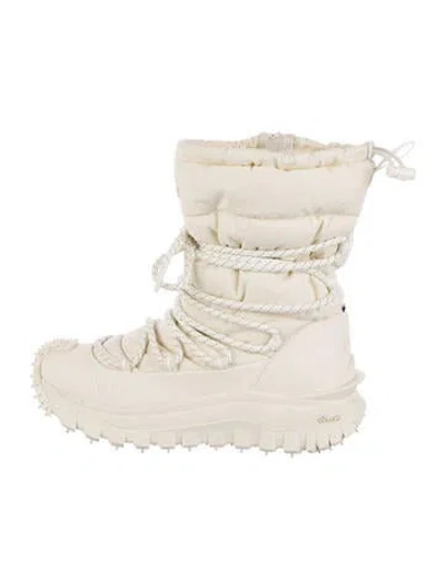 Pre-owned Moncler Nylon Snow Boots In Neutral
