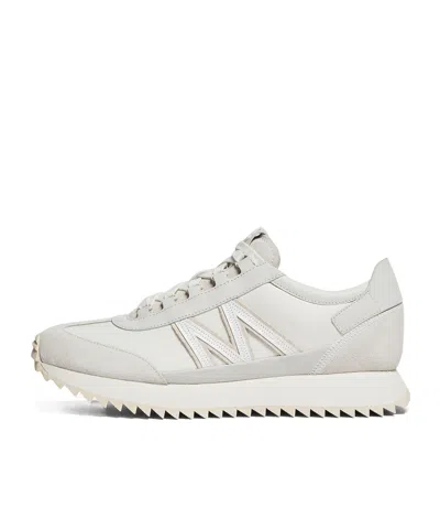 Moncler Round Toe Low-top Sneakers In White