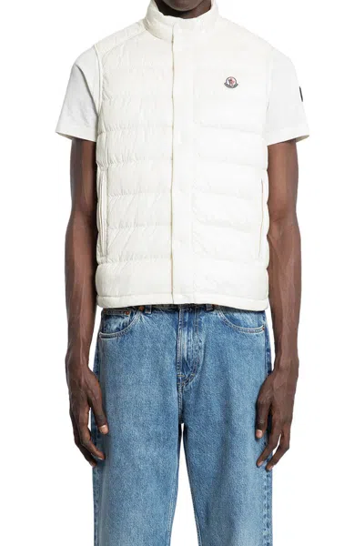 Moncler Padded In Beige
