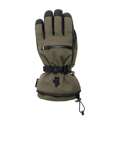 Moncler Padded Gloves In Green