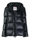 Moncler Logo Patch Hooded Puffer Jacket In Black