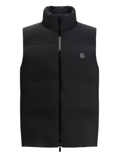 Moncler Padded Zip Jacket In Black