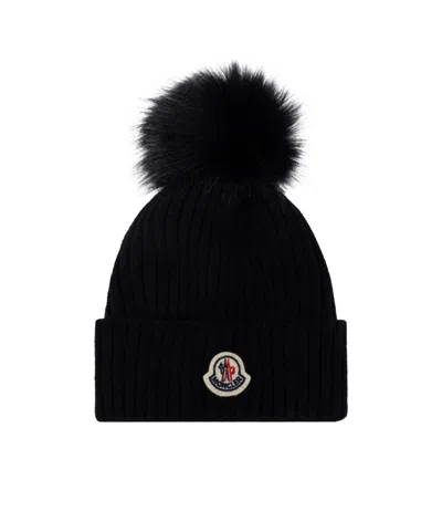 Moncler Pompom Ribbed Beanie In Black