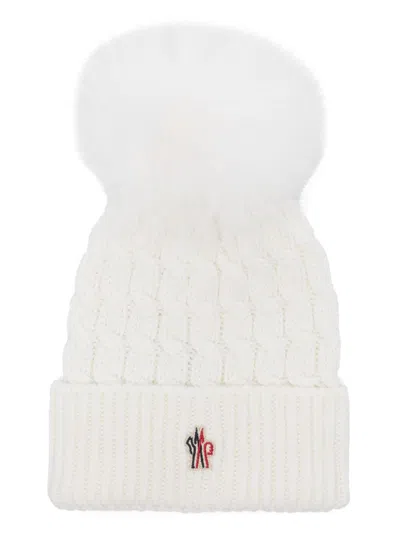 Moncler Pompom Virgin-wool Beanie In Weiss
