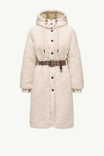 Moncler Quilted Textured Coat In Neutral