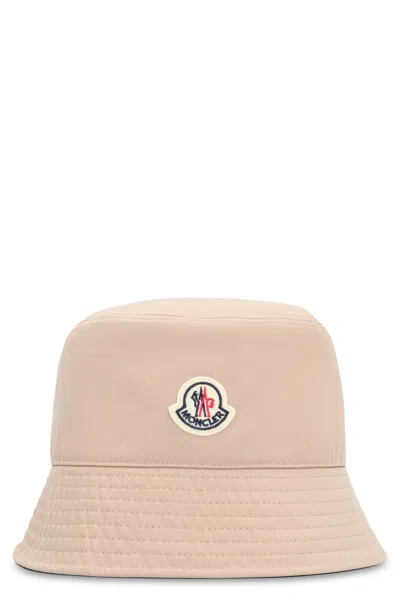 Moncler Reversible Bucket Hat In Neutral