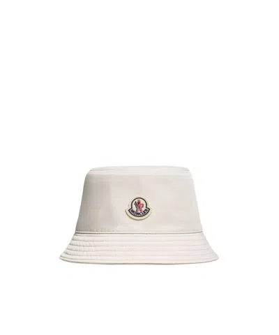 Moncler Reversible Bucket Hat In White