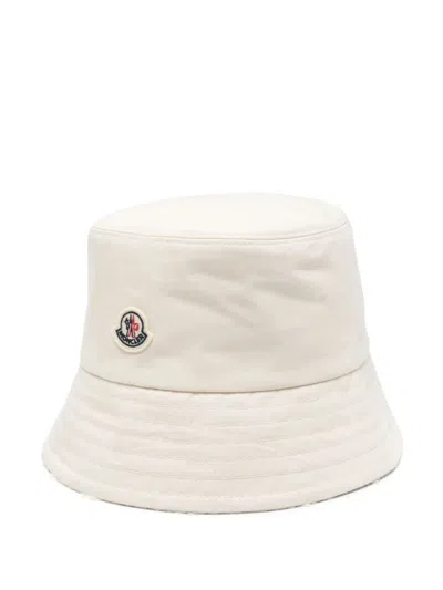 Moncler Reversible Bucket Hat In White