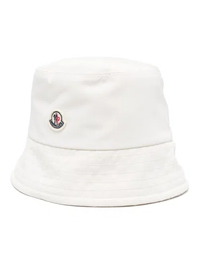 MONCLER REVERSIBLE BUCKET HAT