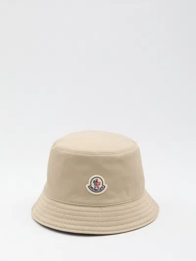Moncler Reversible Bucket Hat With Logo-patch In Neutral