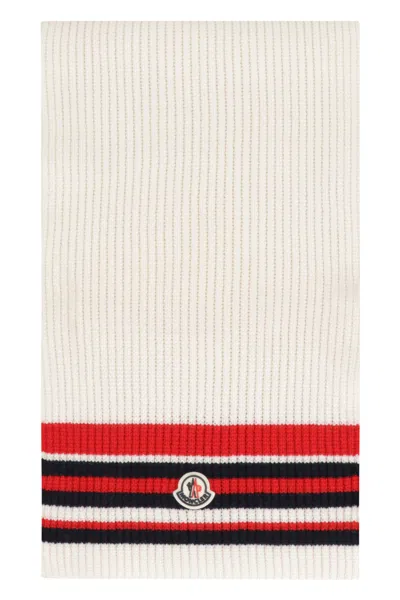 MONCLER MONCLER LOGO PATCH KNITTED SCARF