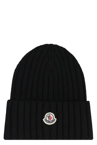 Moncler Ribbed-knit Wool Beanie In Black