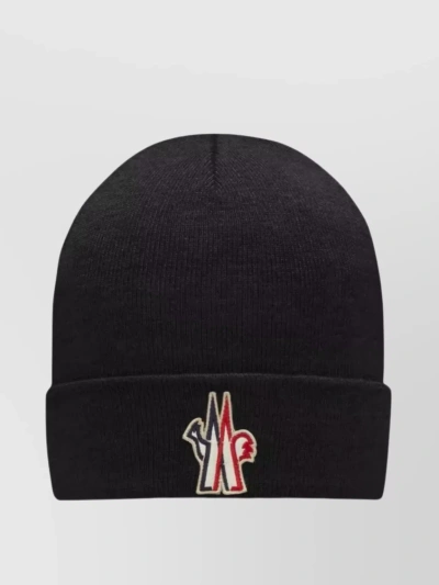 Moncler Ribbed Knit Logo Cuffed Hat In Black