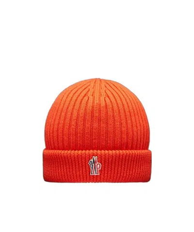Moncler Ribbed-knit Logo-patch Beanie Hat In Red