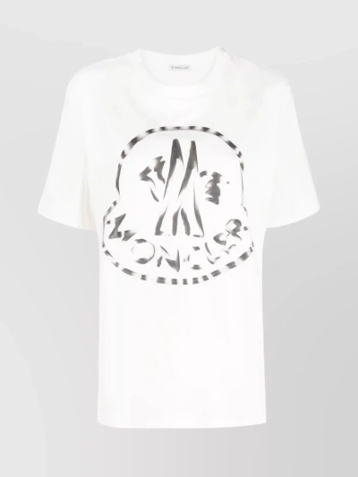 Moncler Logo Print T-shirt In Bianco
