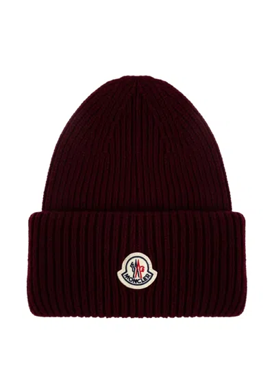 Moncler Ribbed Logo-patch Beanie In Brown