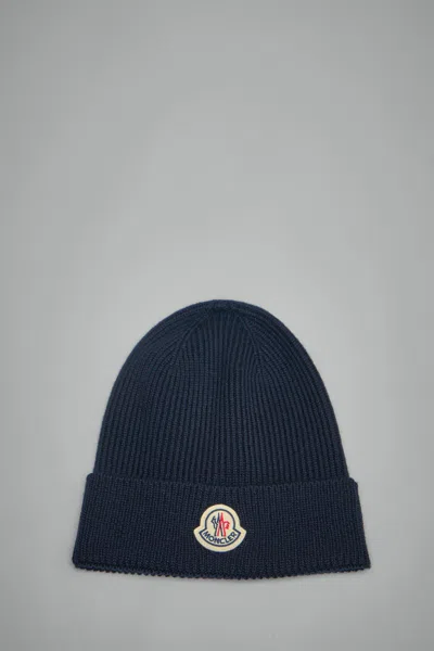 Moncler Ribbed Wool Beanie In Blue