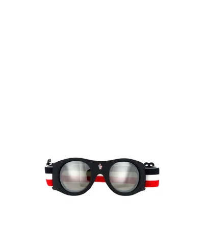 Moncler Round Frame Sunglasses In Black
