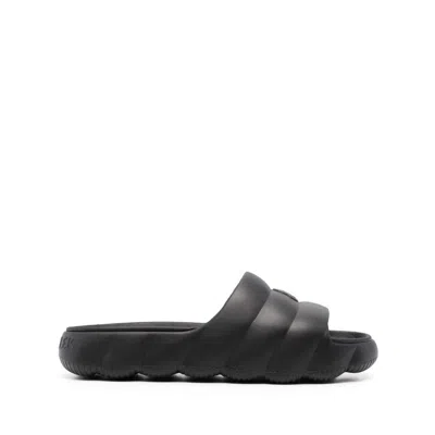 Moncler Rubber Slippers In Black