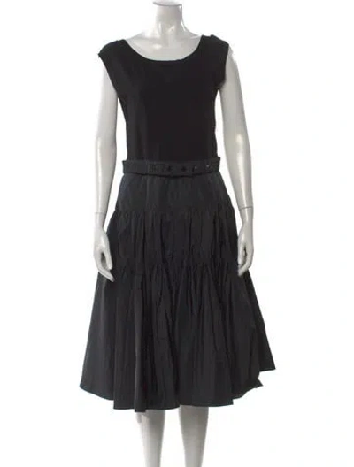Pre-owned Moncler Scoop Neck Midi Length Dress In Black
