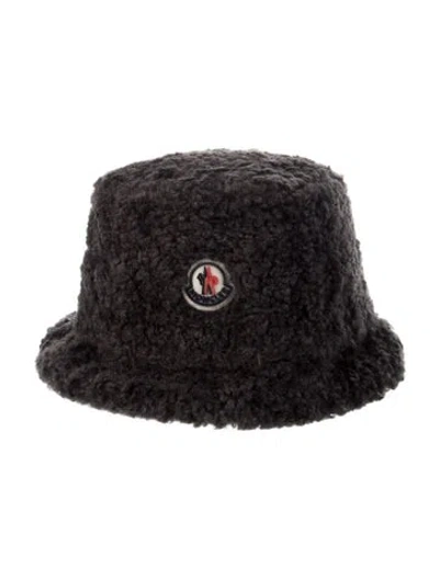 Pre-owned Moncler Shearling Bucket Hat W/tags In Green