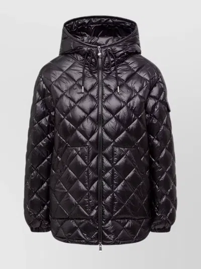 Moncler Short Down Jacket With Diamond Quilting And Hood In Black