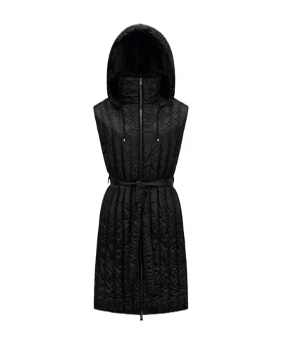 Moncler Sleeveless Padded Coat In Black