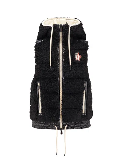 Moncler Sleeveless Padded Jacket In Black