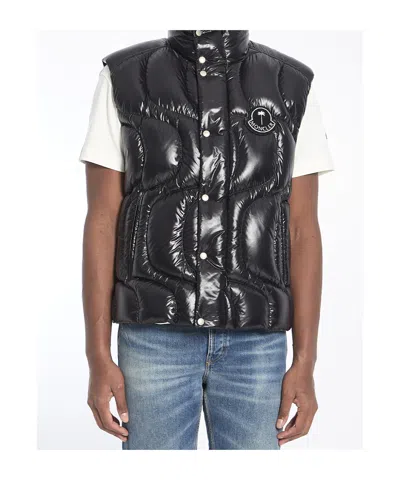 Moncler Sleevless Down Vest In Black
