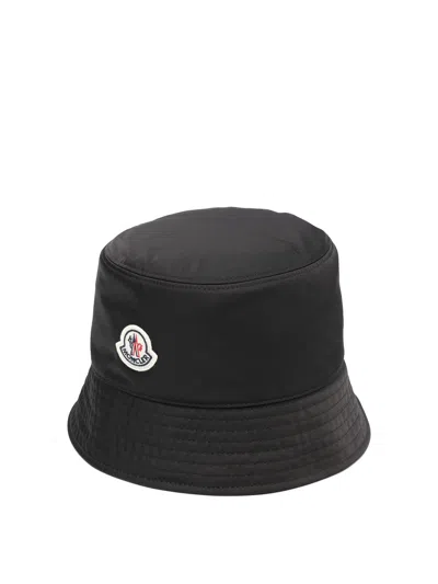 Moncler Logo-patch Bucket Hat In Black