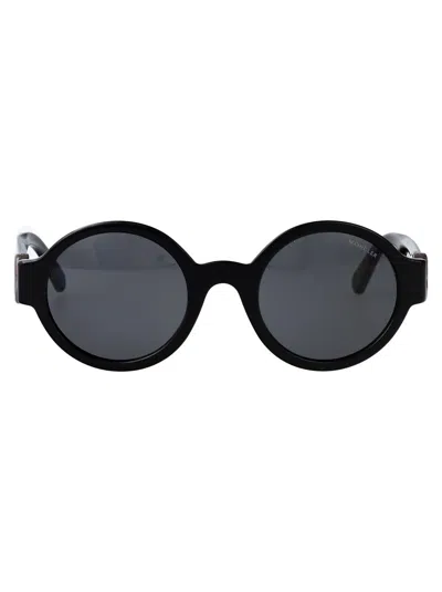 Moncler Sunglasses In 01a Nero Lucido