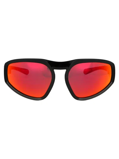 Moncler Pentragra Shield-frame Sunglasses In Black