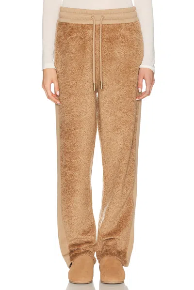Moncler Sweatpant In Neutral