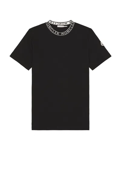 Moncler T-shirt In Black