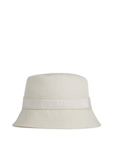 Moncler Technical Logo Embroidered Fisherman Hat In Logo On The Side