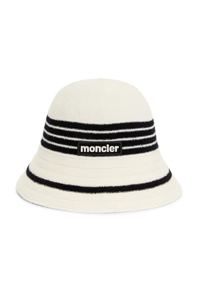 Moncler Terry Bucket Hat In Black & White