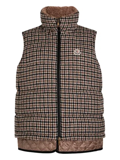 Moncler Touvet Gilet In Brown