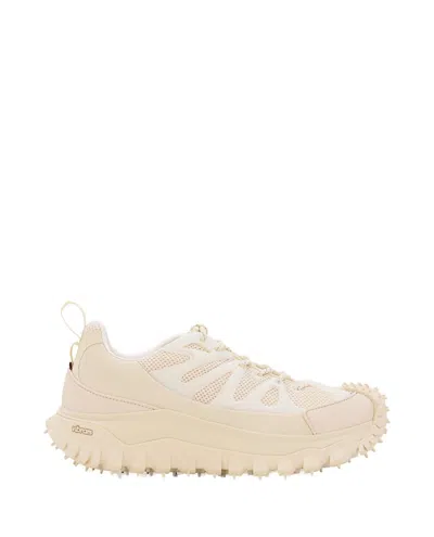 Moncler Sneakers Trailgrip Amoeba Par Salehe Bembury In White