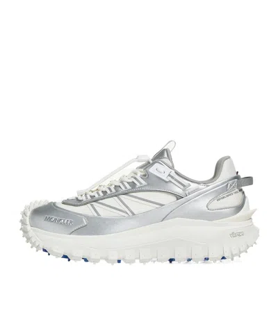 Moncler Round Toe Low-top Sneakers In White