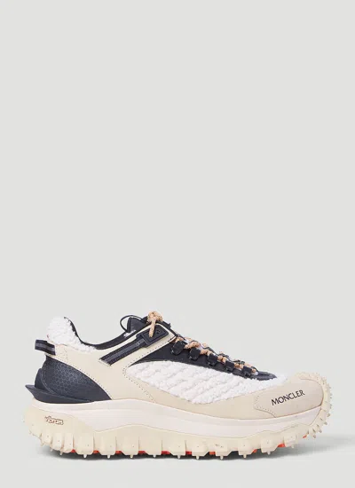 Moncler Trailgrip Low Top Sneakers In Beige