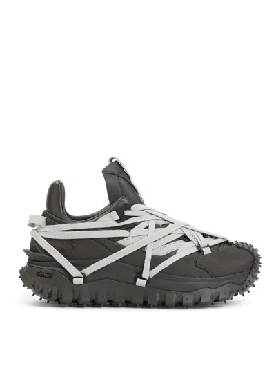 Moncler Trailgrip Megalace In Gray