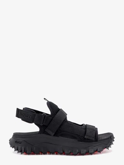 Moncler Trailgrip Vela Sandals In Black