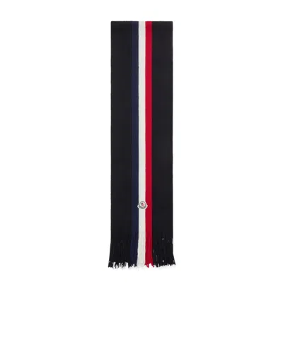 MONCLER MONCLER LOGO PATCH FRINGE DETAILED SCARF