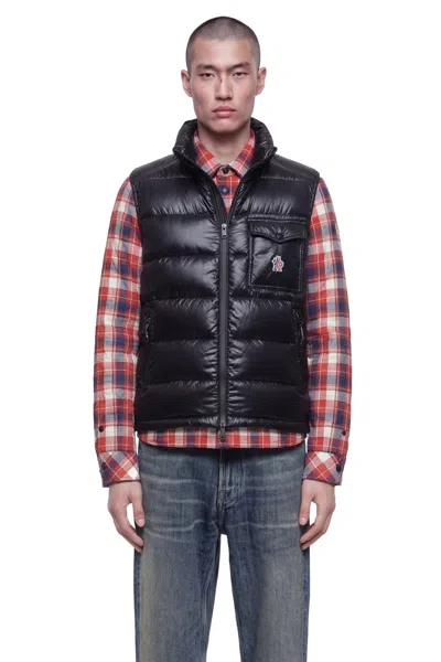 Moncler Uychi Short Down Vest In Black