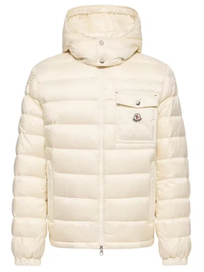 Moncler Verith Hooded Short Down Jacket In Neutral