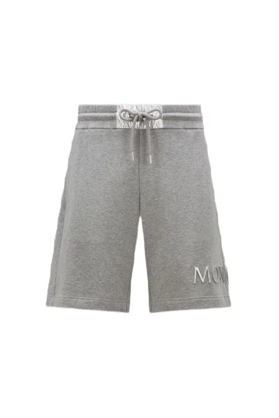 Moncler Versatile Men's Shorts In Grey