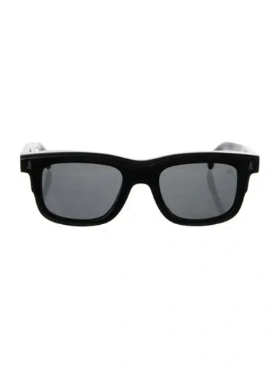 Pre-owned Moncler Wayfarer Tinted Sunglasses In Black
