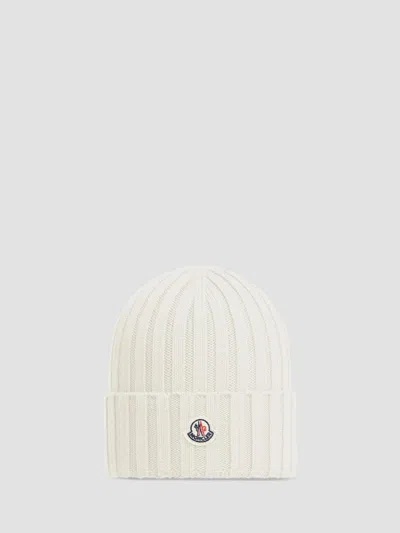 MONCLER WOMEN'S BEANIE HAT IN WOOL