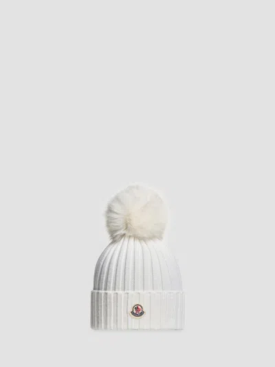 Moncler Women's Beanie Hat In Wool In White