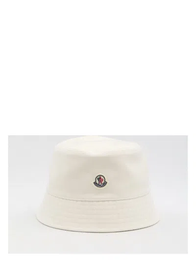 MONCLER WOMEN'S BUCKET HAT